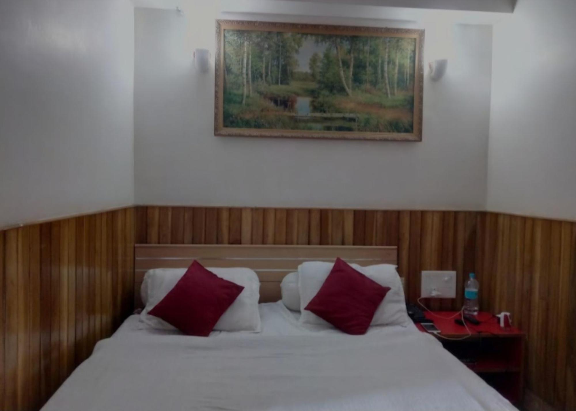 Hotel Knight Inn ชิลลอง ภายนอก รูปภาพ
